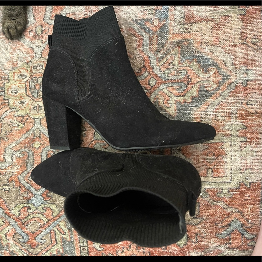 Time and Tru memory foam booties
